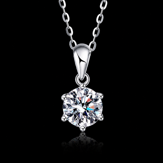 Auravanta™ Moissanite Pendant