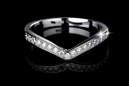 Auravanta™ Diamond-Tested Moissanite Ring