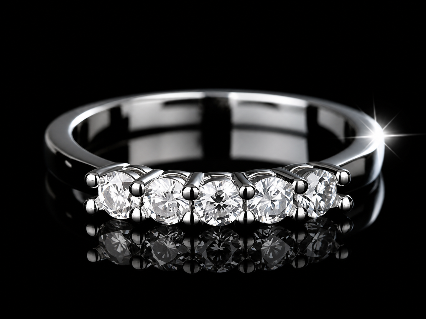 Auravanta™ Diamond-Tested Moissanite Ring