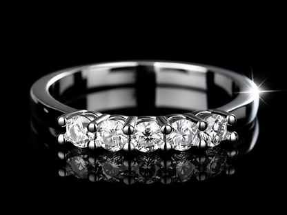 Auravanta™ Diamond-Tested Moissanite Ring