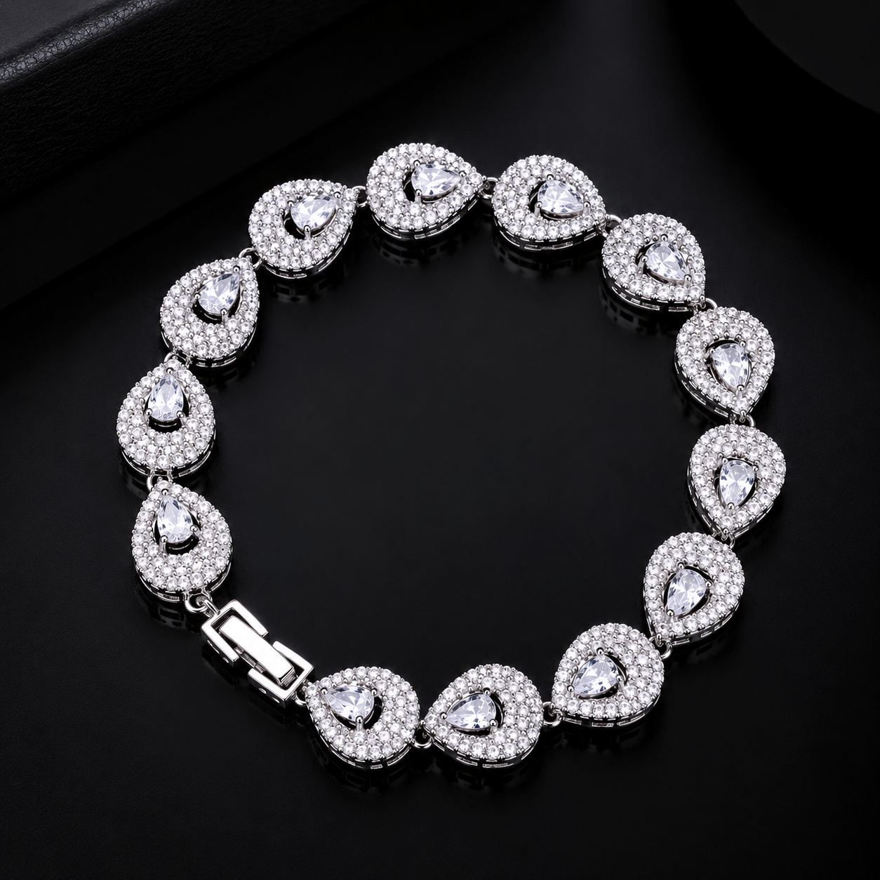 Auravanta™ Water Drop Bracelet