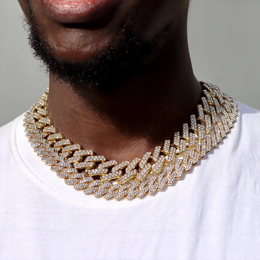 Auravanta™ Iced Cuban Chain Moissanite
