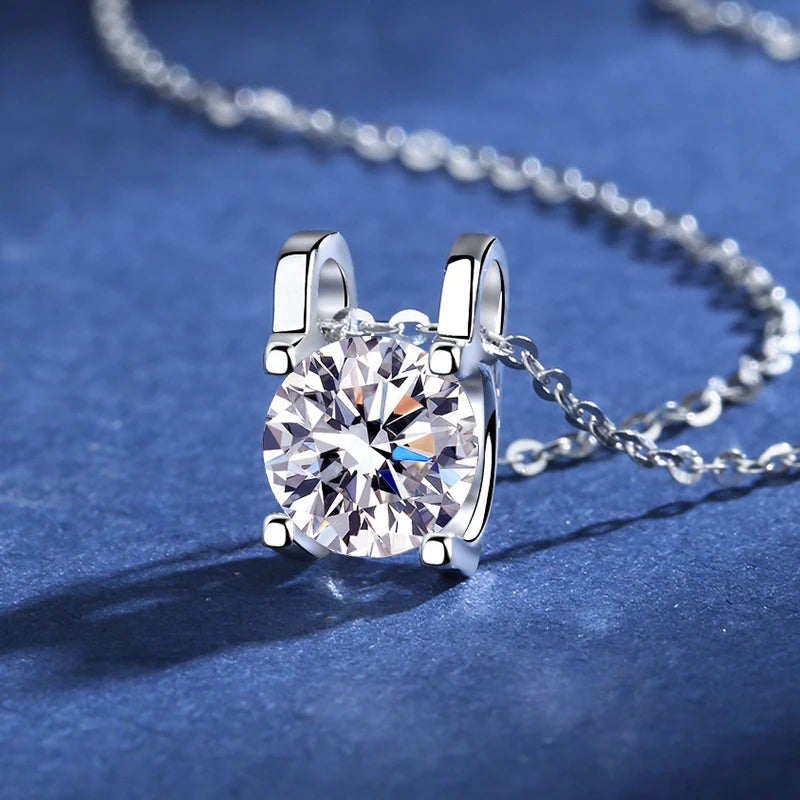 Auravanta™ Moissanite Pendant