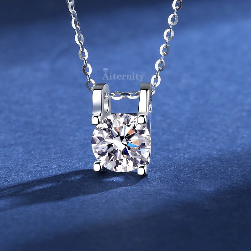 Auravanta™ Moissanite Pendant