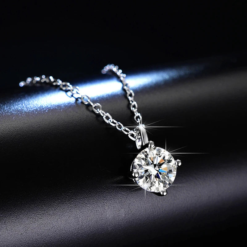 Auravanta™ Moissanite Pendant