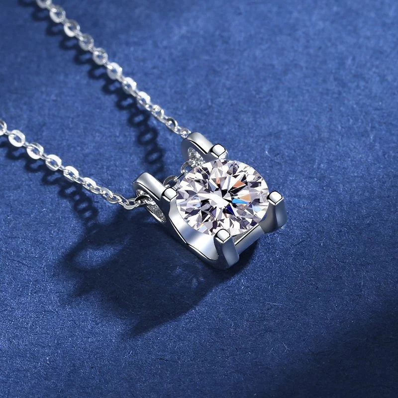Auravanta™ Moissanite Pendant