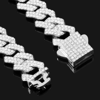 Auravanta™ Iced Cuban Chain Moissanite