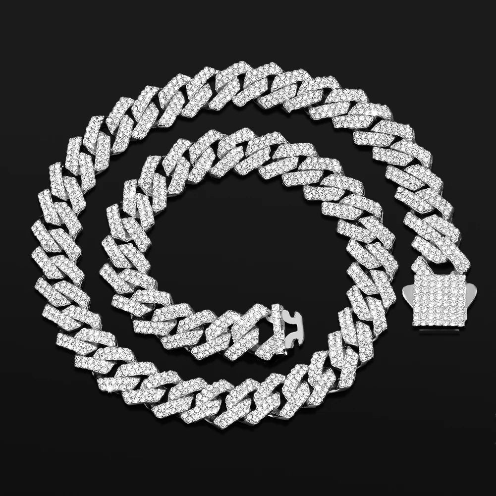 Auravanta™ Iced Cuban Chain Moissanite