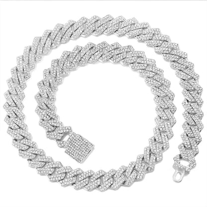Auravanta™ Iced Cuban Chain Moissanite