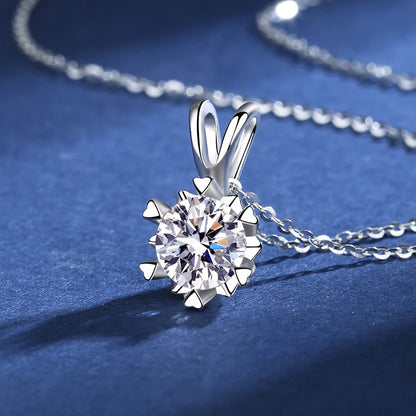Auravanta™ Moissanite Pendant
