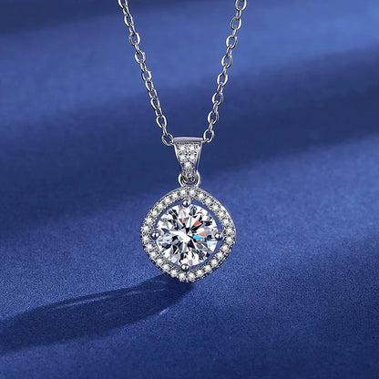 Auravanta™ Moissanite Pendant