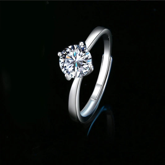 Auravanta™ Moissanite Ring