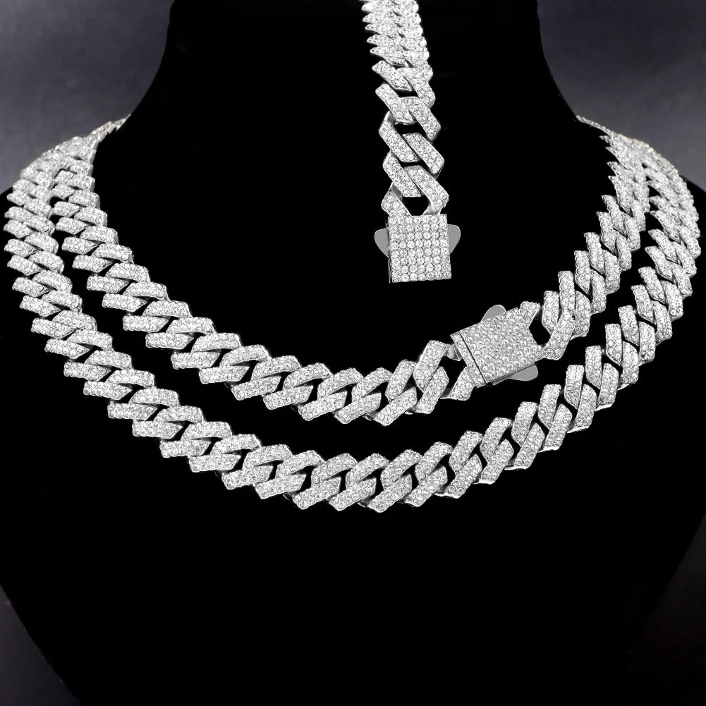 Auravanta™ Iced Cuban Chain Moissanite