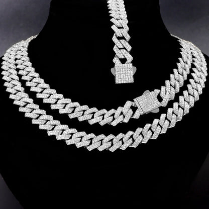 Auravanta™ Iced Cuban Chain Moissanite