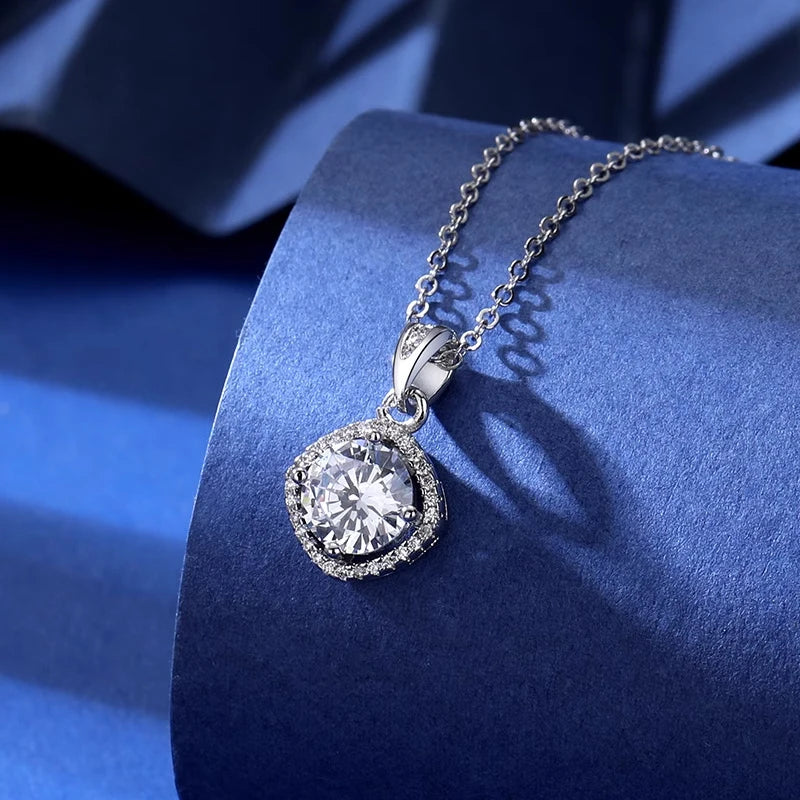 Auravanta™ Moissanite Pendant