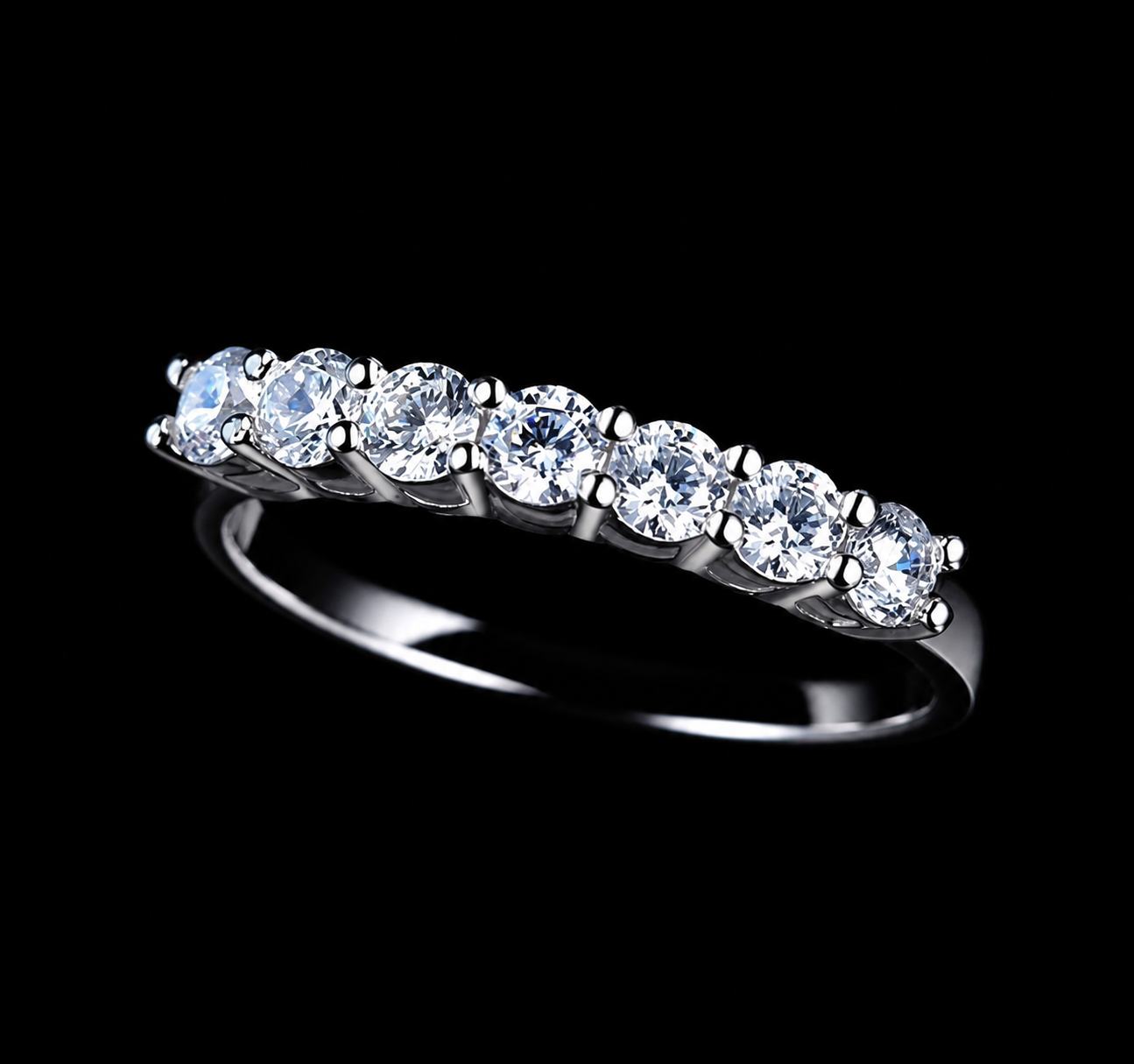 Auravanta™ Diamond-Tested Moissanite Ring